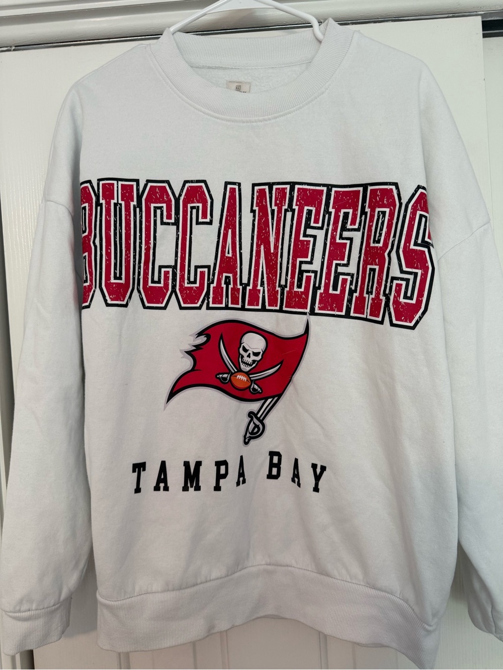 Tampa Bay Buccaneers White Crewneck Pullover